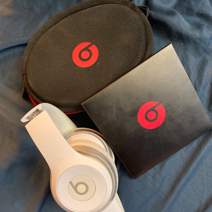 Beats By Dr Dre  Wireless Headphones  White